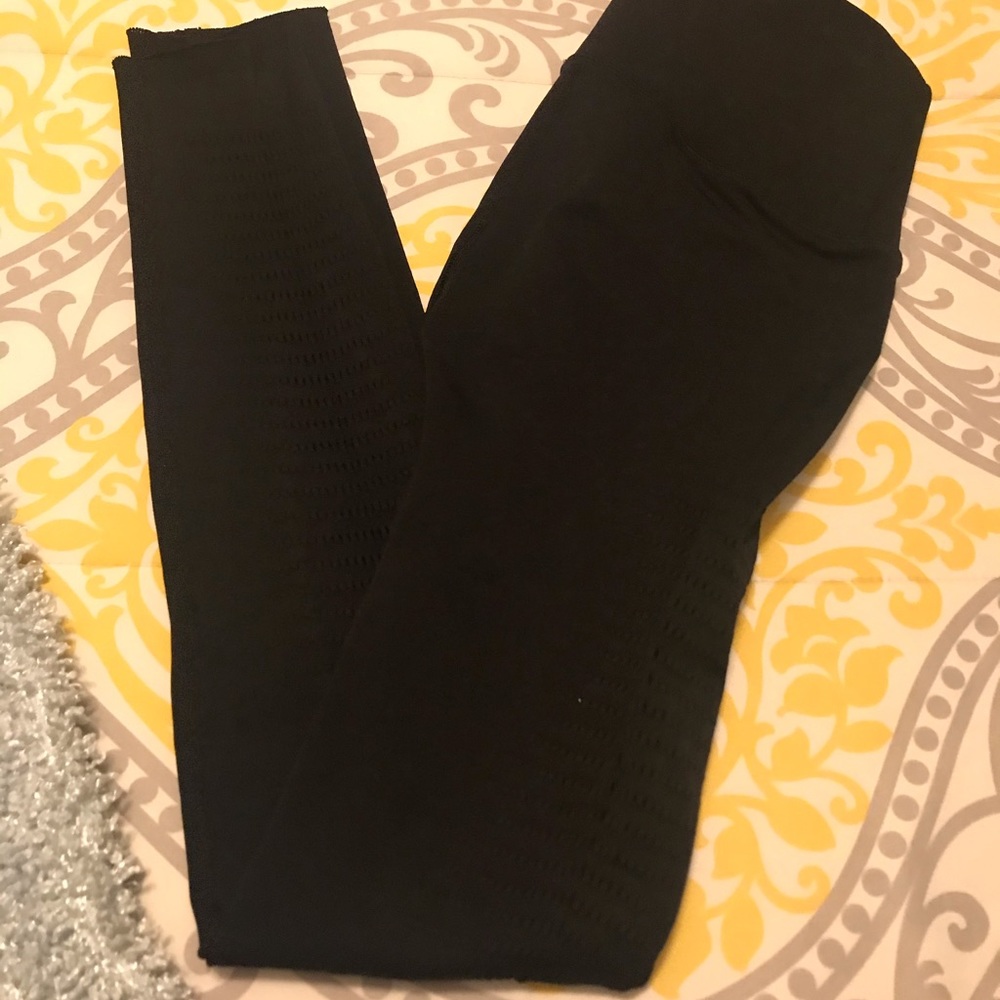 Fabletics sculptknit leggings Black SZ M